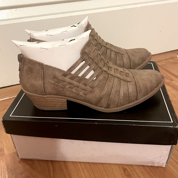 Braided ankle boot - Qupid Sochi light taupe distressed NIB - Picture 1 of 7
